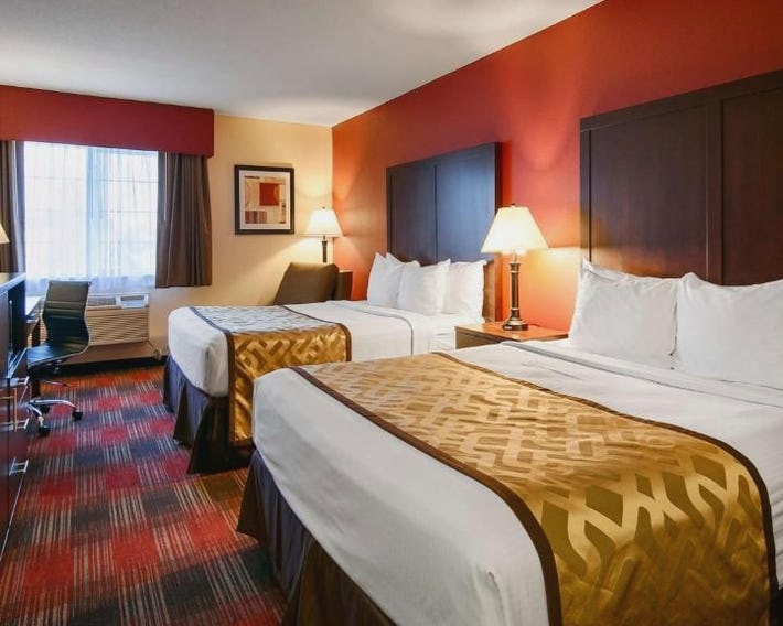 Best Western Dallas Inn & Suites