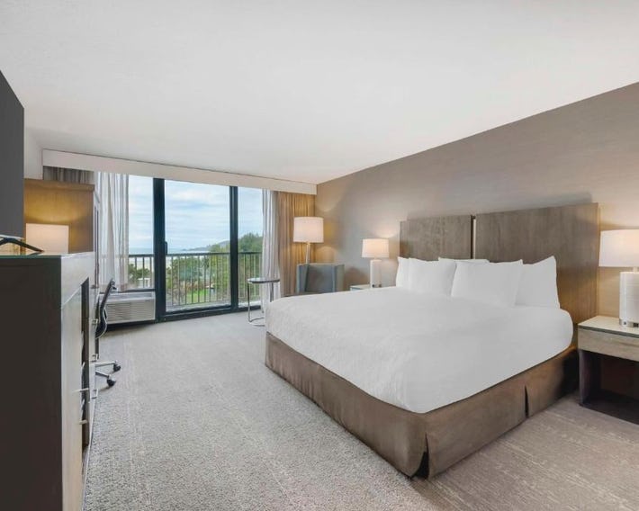 Best Western Plus Agate Beach Inn
