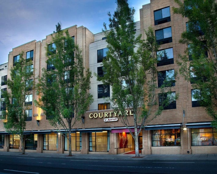 Courtyard Portland Downtown / Convention Center