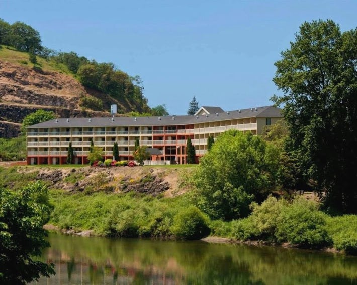 The Lodge at Roseburg