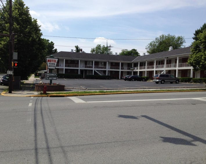 Motel Town House