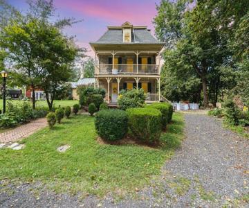 Fallen Tree Farm Bed and Breakfast