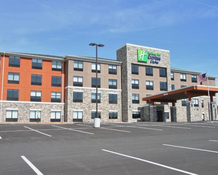 Holiday Inn Express & Suites Clarion by IHG