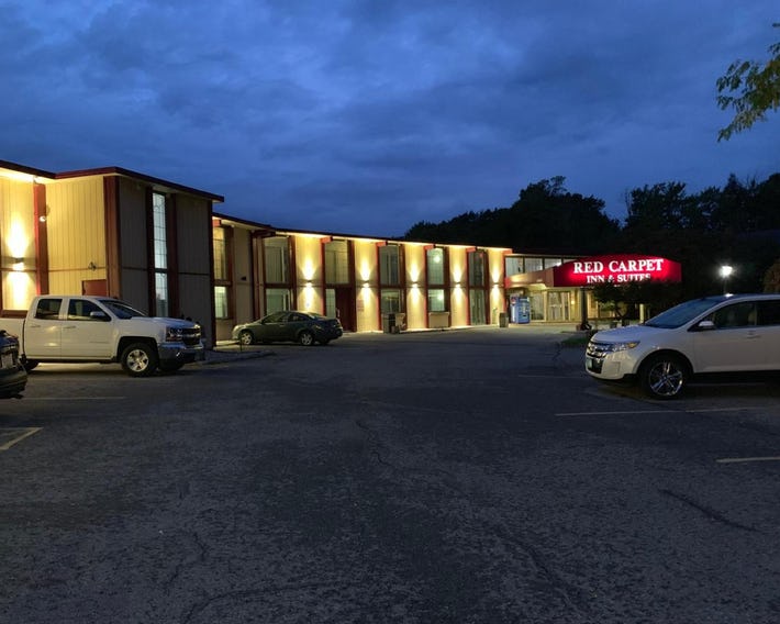 Red Carpet Inn & Suites Ebensburg