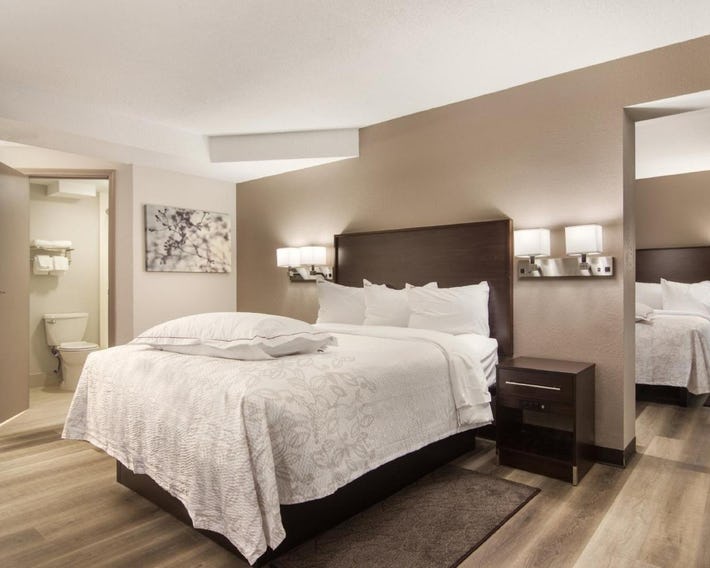 Red Roof Inn PLUS & Suites Erie
