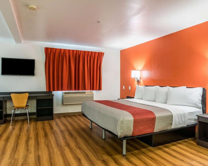 Motel 6-Barkeyville, PA