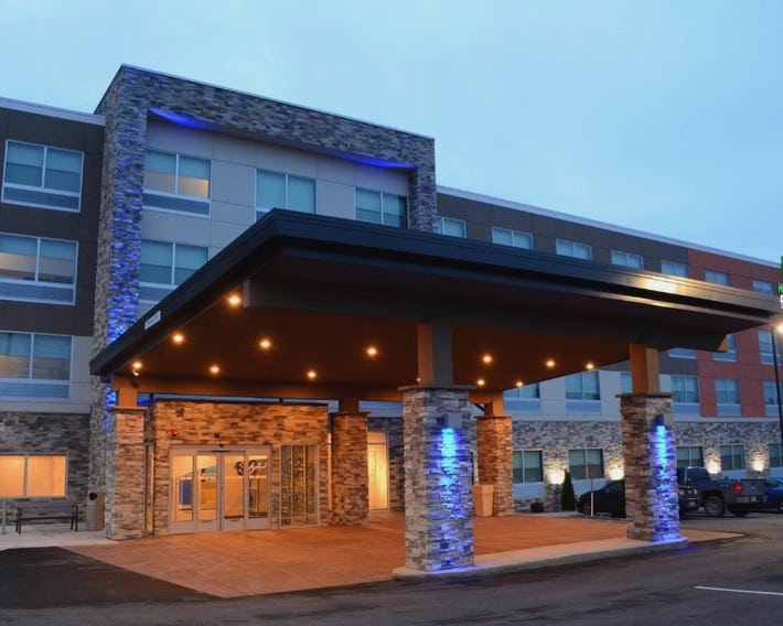 Holiday Inn Express & Suites - Pittsburgh - Monroeville by IHG