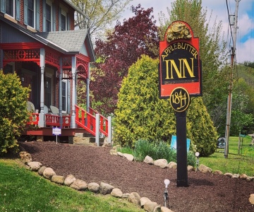 The Applebutter Inn