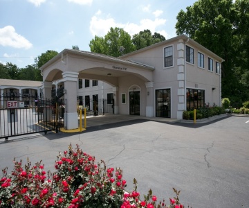 Memory Lane Inn & Suites
