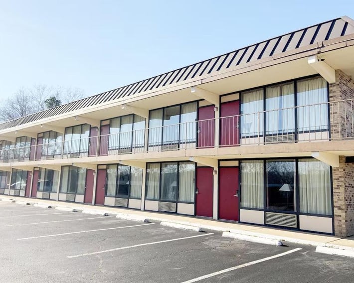 Paris Inn and Suites