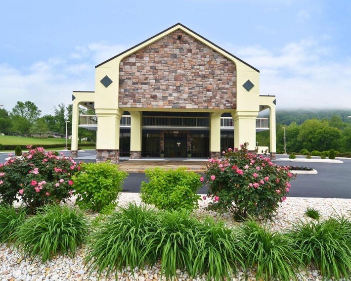 Best Western Cades Cove Inn
