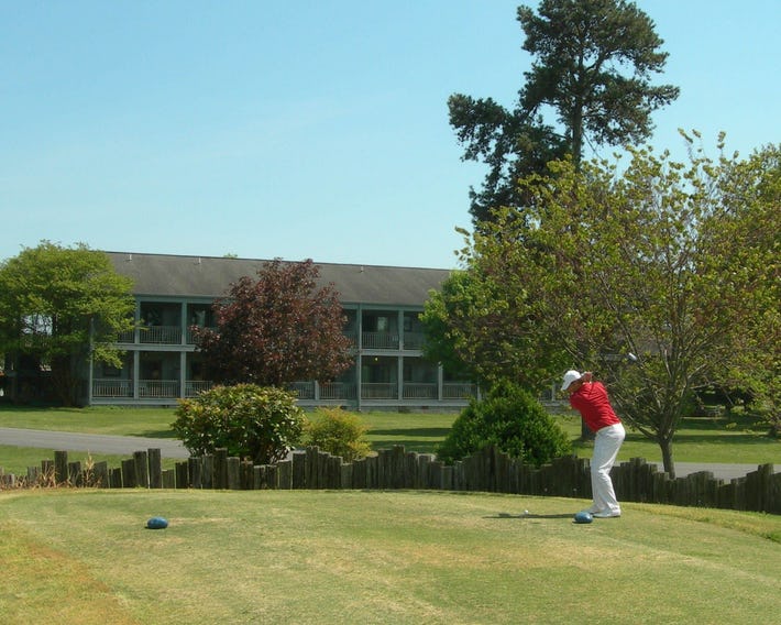 Baneberry Golf and Resort