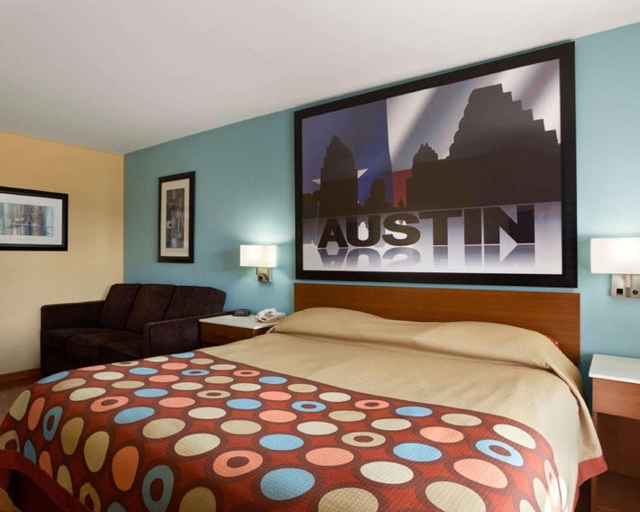 Super 8 by Wyndham Austin Downtown/Capitol Area