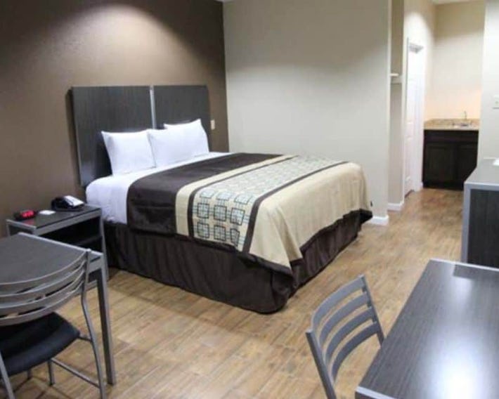 Scottish Inns and Suites Hwy 146 #A Baytown, TX