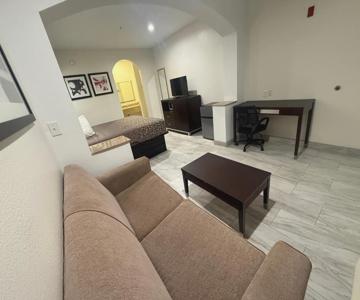 Regency Inn & Suites - Baytown