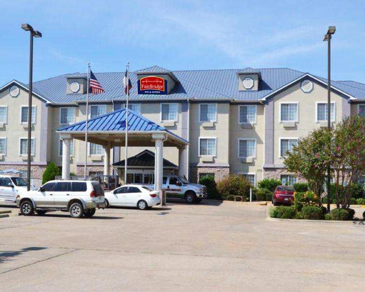 FairBridge Inn & Suites Cleburne
