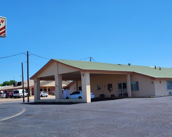 American Inn Cleburne