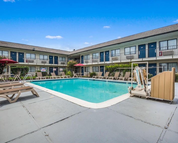Motel 6-College Station, TX - Bryan