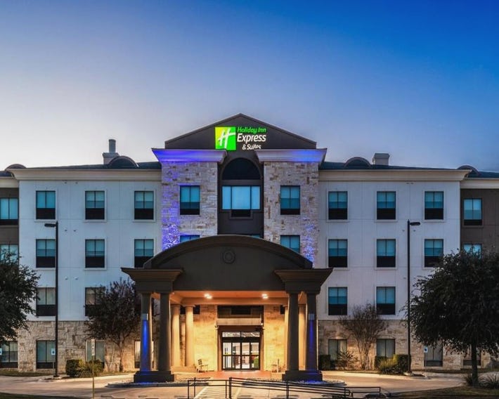 Holiday Inn Express & Suites Del Rio by IHG