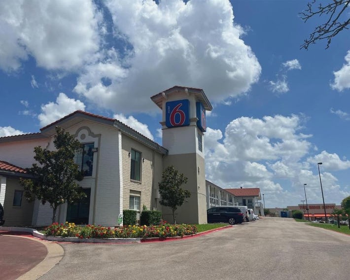 Studio 6 Suites Euless, TX - DFW West