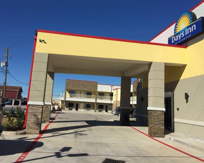 Days Inn by Wyndham Freeport