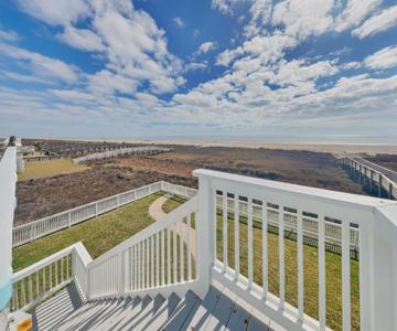 Honu Beachfront by Ryson Vacation Rentals