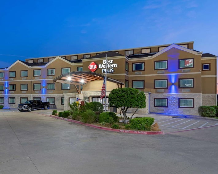 Best Western Plus Arlington North Hotel & Suites