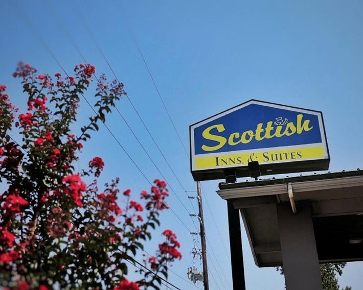 Scottish Inns & Suites Shenandoah Woodlands Mall