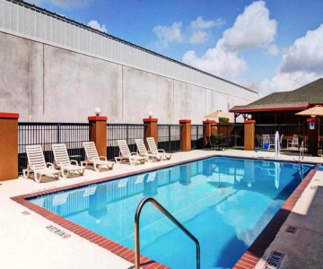 Springwood Suites Houston IAH -Beltway 8