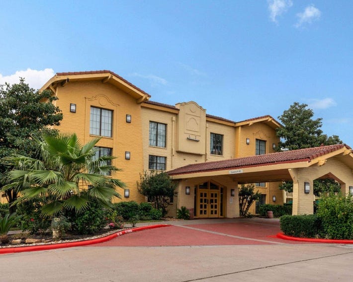 Super 8 by Wyndham - The Woodlands North