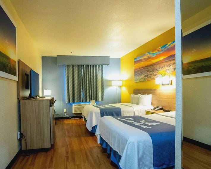 Days Inn & Suites by Wyndham Houston North/Aldine