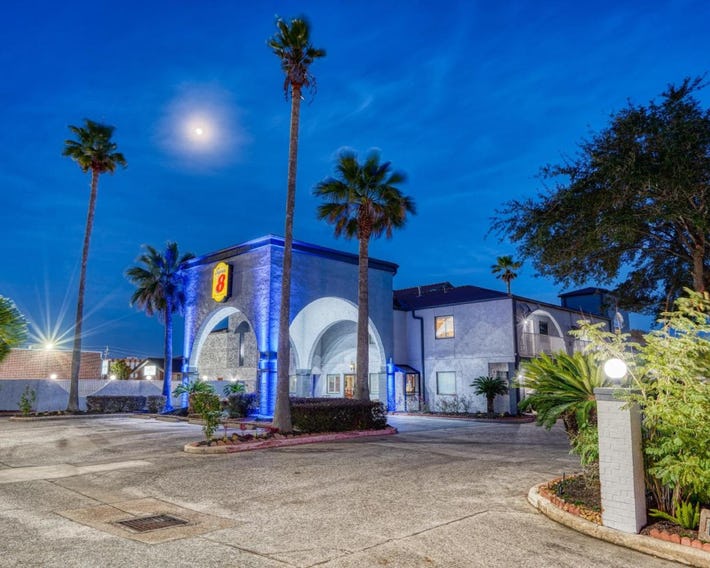 Super 8 by Wyndham Houston/Webster/NASA