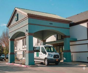 Quality Inn & Suites DFW Airport South