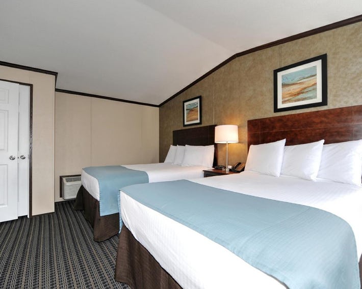 InstaLodge Hotel & Suites