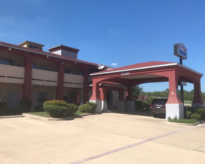Day N Night Inn