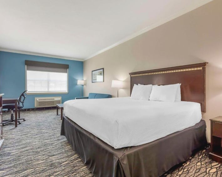 Best Western Plus Lake Worth Inn & Suites