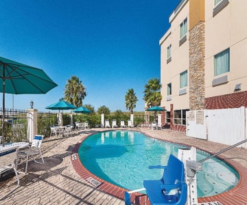 La Quinta Inn & Suites by Wyndham Mathis