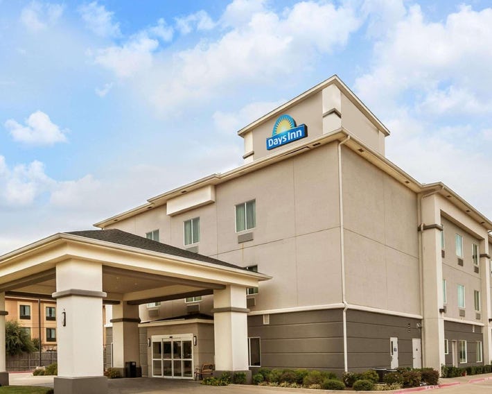 Days Inn & Suites by Wyndham Mineral Wells