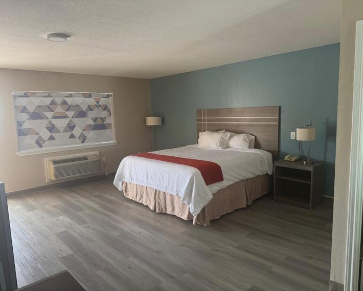 Deluxe Inn Palacios