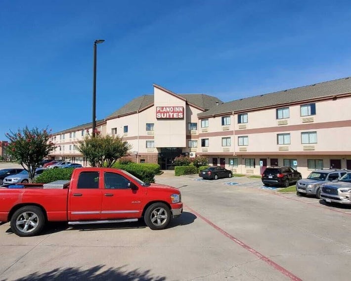 Plano Inn & Suites