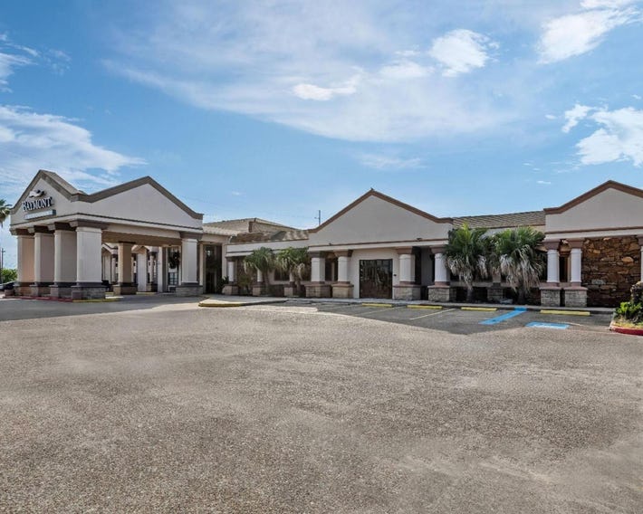 Baymont by Wyndham Port Arthur - Groves Area
