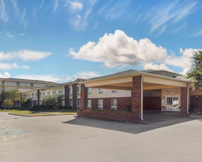 Comfort Inn & Suites Red Oak - Dallas Area