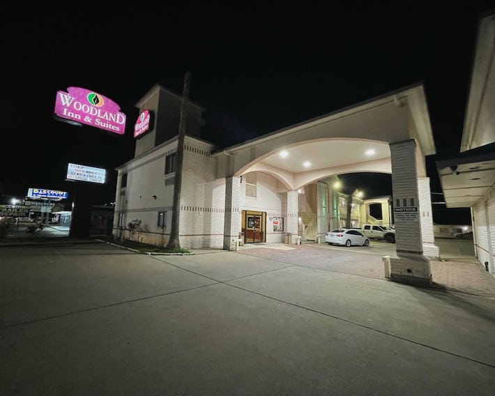 Woodland Inn & Suites