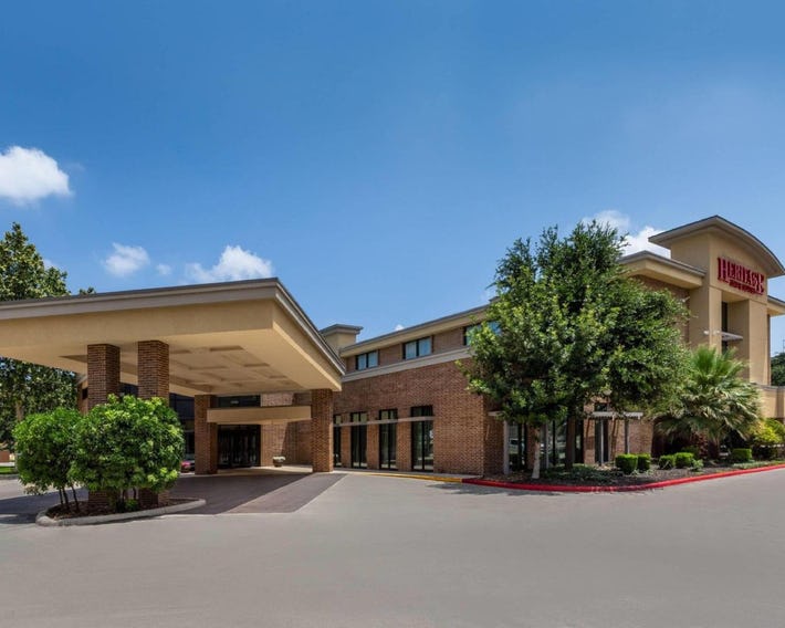 Heritage Inn & Suites San Antonio Airport, Trademark Wyndham