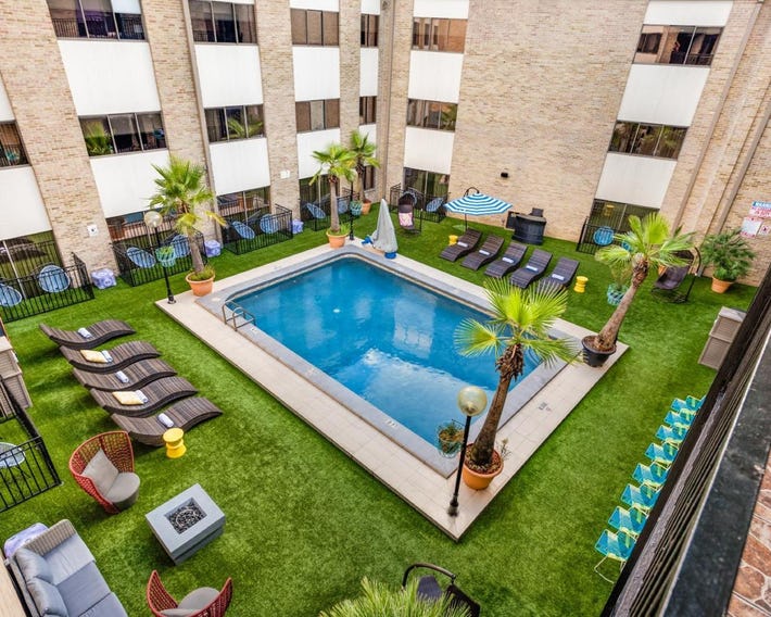 Riverwalk Plaza Hotel