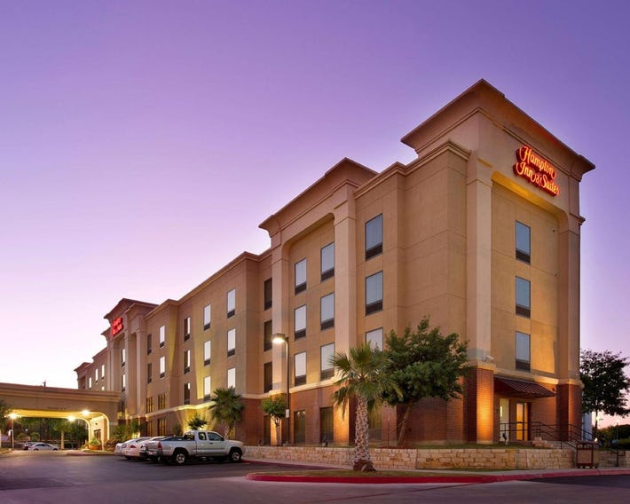 Hampton Inn & Suites San Antonio-Airport