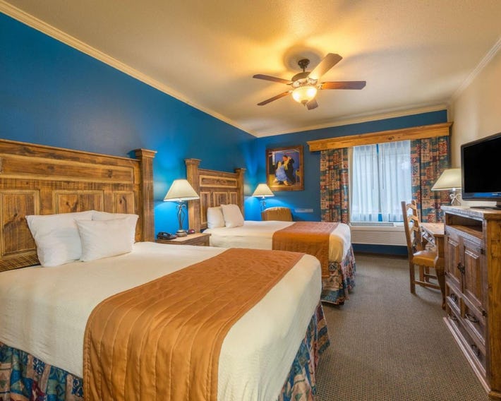 La Hacienda Inn near Alamodome & Riverwalk