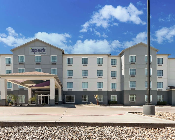 Comfort Inn & Suites Selma near Randolph AFB