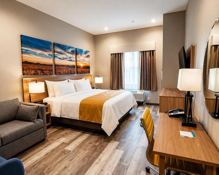 Days Inn & Suites by Wyndham Greater Tomball