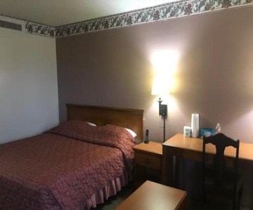 Tyler Inn & Suites